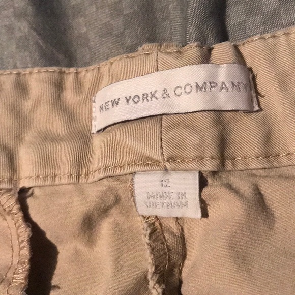 Khaki shorts - Picture 3 of 3